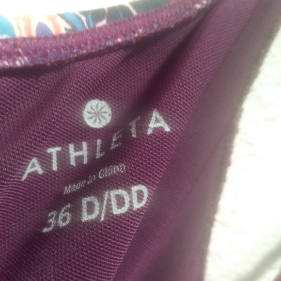 ATHLETA TANK ACTIVEWEAR IS 36 D/ DD - Picture 2 of 3